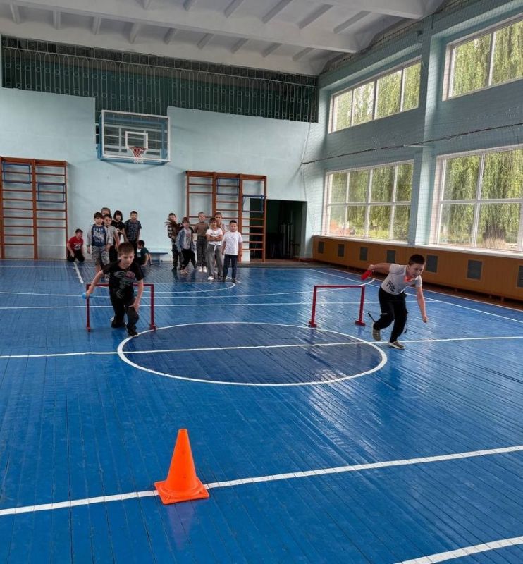 Пришкольные площадки продолжают радовать детей Краснодонского муниципального округа Пришкольные площадки продолжают радовать детей Краснодонского муниципального округа
