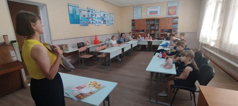 Пришкольные площадки продолжают радовать детей Краснодонского муниципального округа Пришкольные площадки продолжают радовать детей Краснодонского муниципального округа