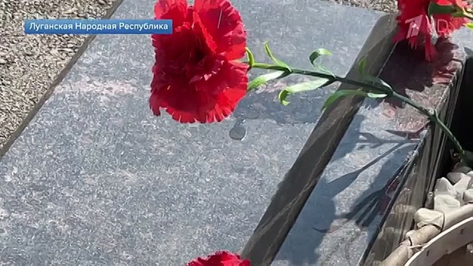 11 лет назад в результате целенаправленного удара украинских формирований под Луганском погибли журналисты ВГТРК Игорь Корнелюк и Антон Волошин