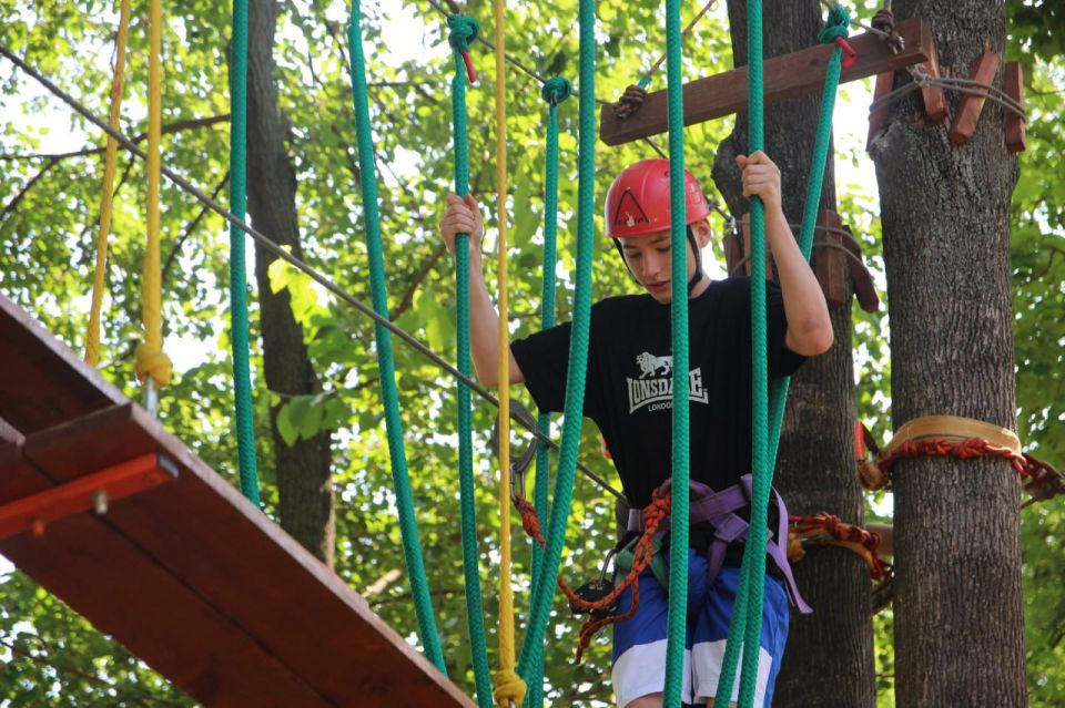 В Луганске единороссы провели тренировку для детей в веревочном парке «Дитя джунглей» В Луганске единороссы провели тренировку для детей в веревочном парке «Дитя джунглей»