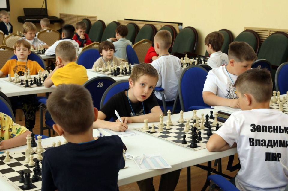 В г. Кострома прошло Первенство России по шахматам среди мальчиков и девочек до 9 лет В г. Кострома прошло Первенство России по шахматам среди мальчиков и девочек до 9 лет