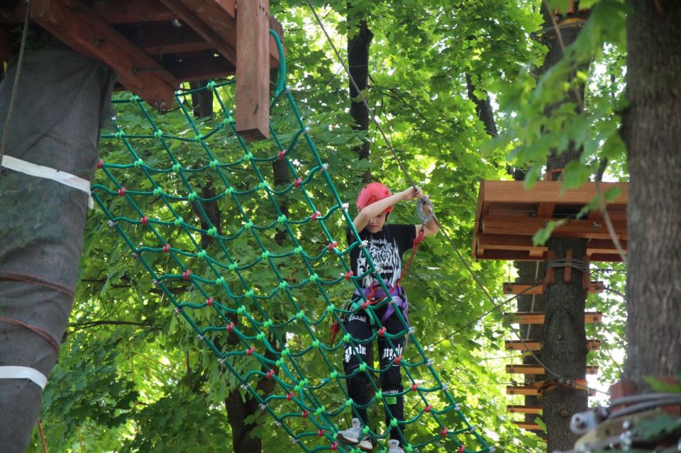 В Луганске единороссы провели тренировку для детей в веревочном парке «Дитя джунглей» В Луганске единороссы провели тренировку для детей в веревочном парке «Дитя джунглей»