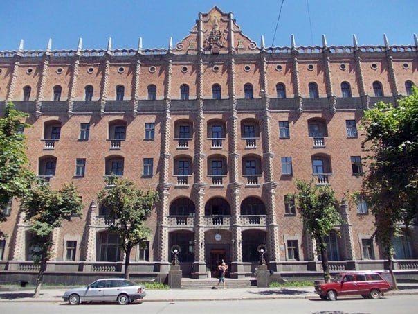 В Республику прибыло свыше 100 тысяч единиц одежды для социально незащищенных категорий населения В Республику прибыло свыше 100 тысяч единиц одежды для социально незащищенных категорий населения