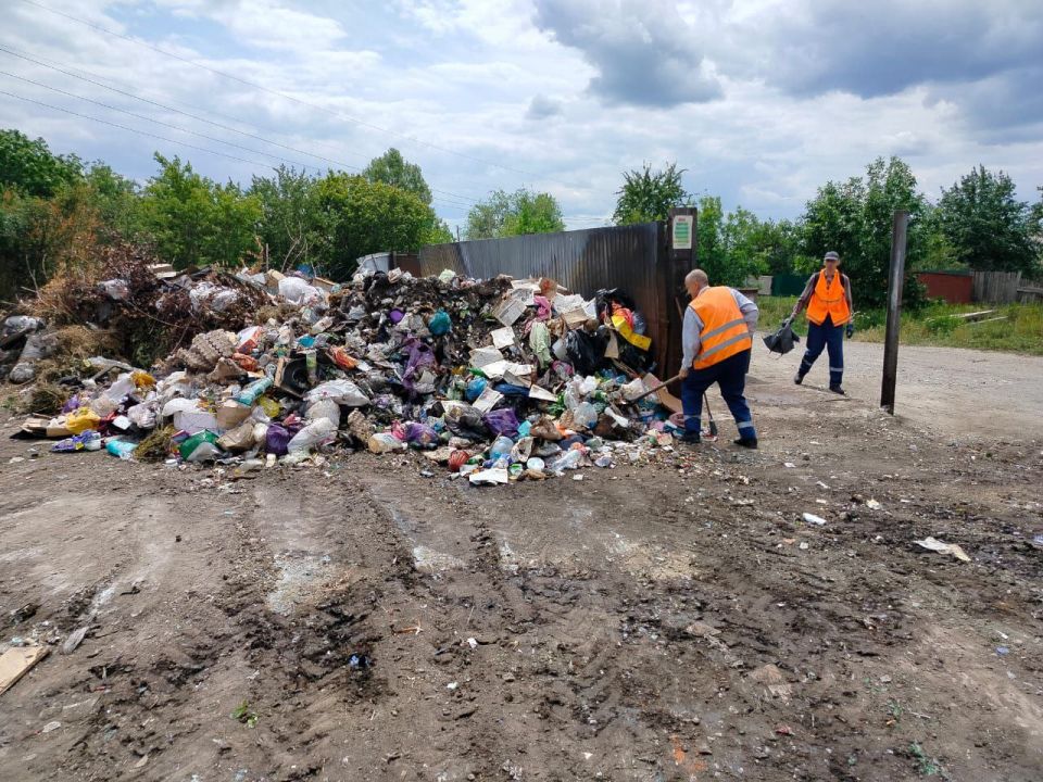Коммунальные службы продолжают борьбу с мусором! Коммунальные службы продолжают борьбу с мусором!