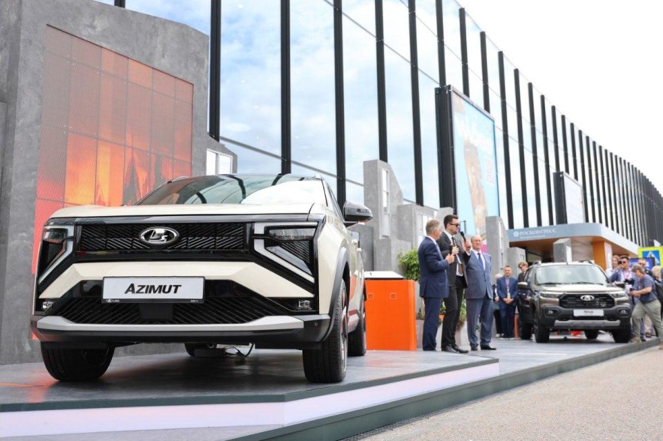 Уникальность нового кроссовера Lada Azimut с искусственным интеллектом GigaChat от Сбера, который представили на Петербургском экономическом форуме, заключается не только во внешней красоте, но и в интеграции современных... Уникальность нового кроссовера Lada Azimut с искусственным интеллектом GigaChat от Сбера, который представили на Петербургском экономическом форуме, заключается не только во внешней красоте, но и в интеграции современных...
