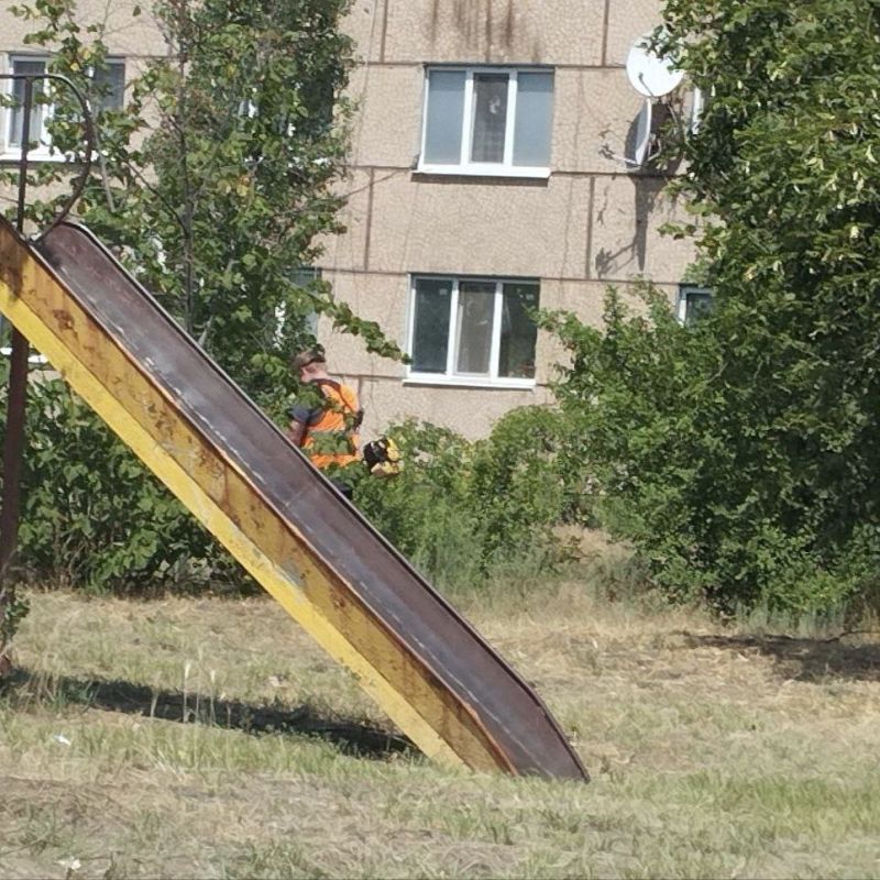 Луганский филиал управляющей компании проводит работы по плану и по обращениям граждан Луганский филиал управляющей компании проводит работы по плану и по обращениям граждан