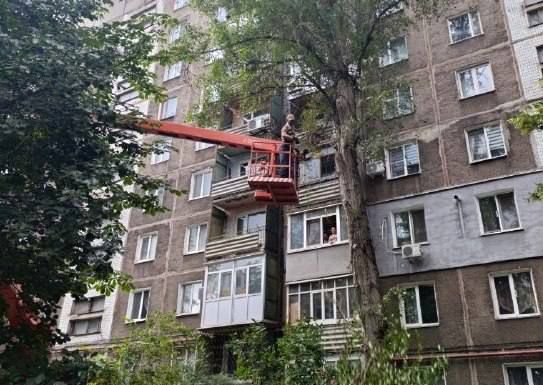 Коммунальные службы проводят работы на территории города Коммунальные службы проводят работы на территории города
