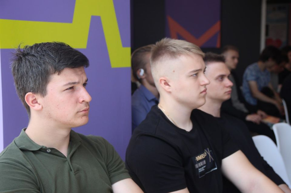 «Крепкая семья»: В Луганске прошел форум «Марафон ценностных встреч» «Крепкая семья»: В Луганске прошел форум «Марафон ценностных встреч»