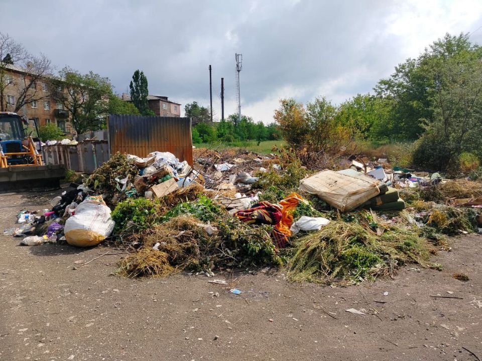 Коммунальные службы продолжают борьбу с мусором! Коммунальные службы продолжают борьбу с мусором!