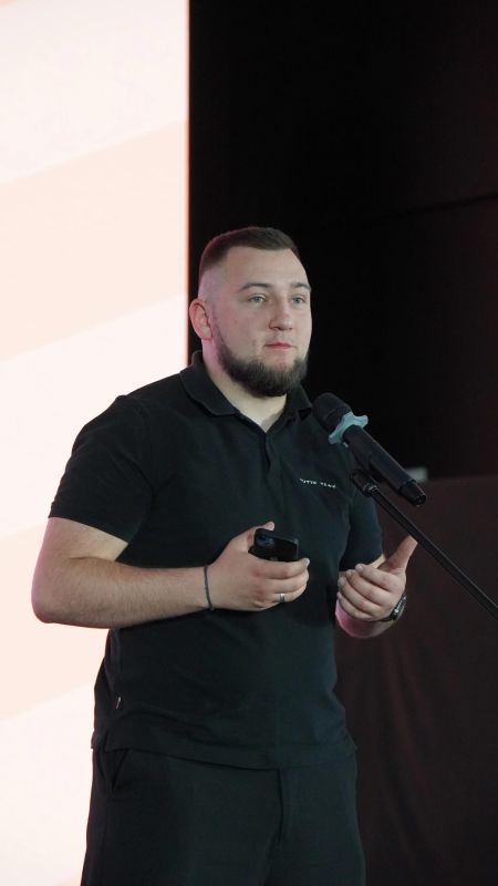 Ярче вместе. В Луганске прошел конкурс для юных вокалистов и художников Ярче вместе. В Луганске прошел конкурс для юных вокалистов и художников