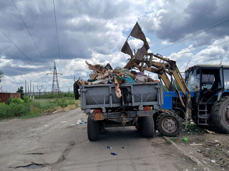 Коммунальные службы продолжают борьбу с мусором! Коммунальные службы продолжают борьбу с мусором!