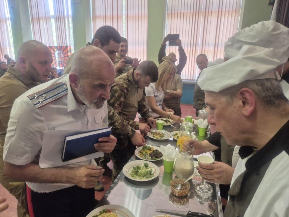"Молодая гвардия" передала бытовую технику в Мусиевку "Молодая гвардия" передала бытовую технику в Мусиевку