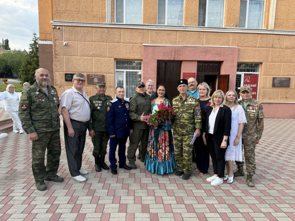 В Стаханове прошёл вечер русского романса для Защитников Отечества В Стаханове прошёл вечер русского романса для Защитников Отечества