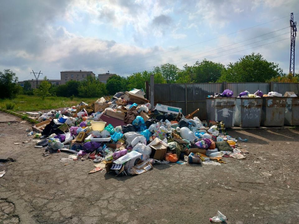 Коммунальные службы продолжают борьбу с мусором!