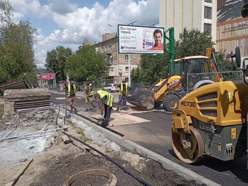 Московские специалисты продолжают ремонт Сквера Славы героев гражданской войны, а также парка и фонтана в районе Мемориального комплекса «Борцам Революции» Московские специалисты продолжают ремонт Сквера Славы героев гражданской войны, а также парка и фонтана в районе Мемориального комплекса «Борцам Революции»