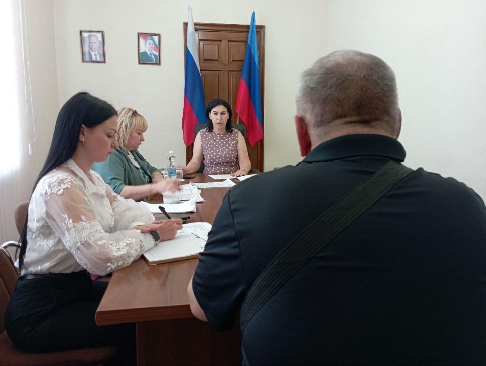 Состоялся личный приём временно исполняющего полномочия Главы города Луганска Яны Пащенко Состоялся личный приём временно исполняющего полномочия Главы города Луганска Яны Пащенко