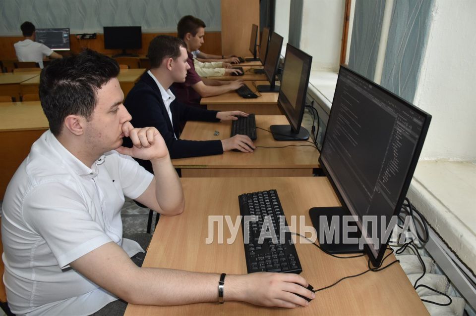 Антрацитовский колледж информационных технологий и экономики (АКИТЭ) занял первое место в рейтинге трудоустройства выпускников Антрацитовский колледж информационных технологий и экономики (АКИТЭ) занял первое место в рейтинге трудоустройства выпускников