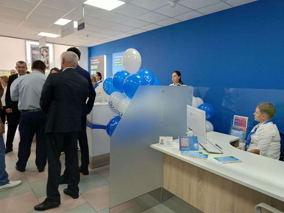 В Ровеньках «ЭнергосбытЛуганск» открыл современный центр обслуживания клиентов В Ровеньках «ЭнергосбытЛуганск» открыл современный центр обслуживания клиентов