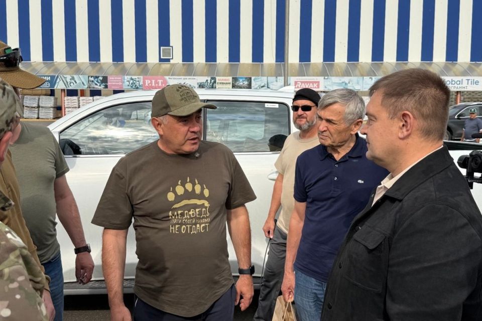 Андрей Сопельник встретил гумконвой из Республики Татарстан Андрей Сопельник встретил гумконвой из Республики Татарстан