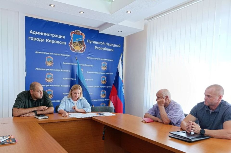В Администрации Кировска состоялось заседание общественной комиссии об итогах голосования по отбору территорий, подлежащих благоустройству в рамках реализации программы формирования современной городской среды В Администрации Кировска состоялось заседание общественной комиссии об итогах голосования по отбору территорий, подлежащих благоустройству в рамках реализации программы формирования современной городской среды