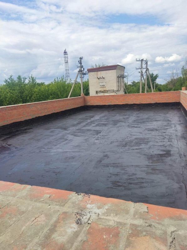 В новом здании патоморфологии Беловодской ЦРБ выровняли поверхность кровли В новом здании патоморфологии Беловодской ЦРБ выровняли поверхность кровли