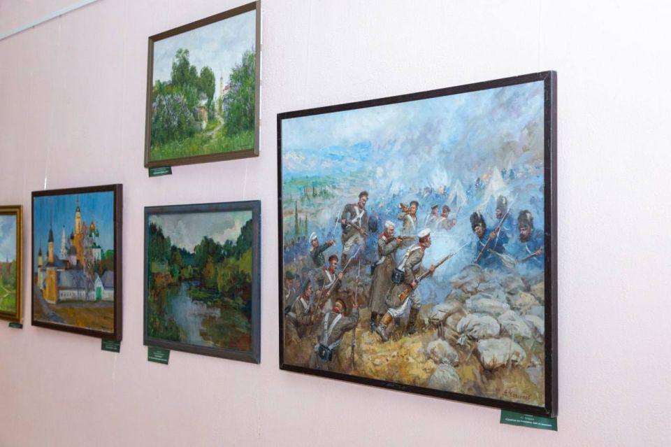 Выставка работ ведущих живописцев современности «Россия — Родина моя», инициированная Центральным таможенным управлением Федеральной таможенной службы РФ, открылась в Луганске Выставка работ ведущих живописцев современности «Россия — Родина моя», инициированная Центральным таможенным управлением Федеральной таможенной службы РФ, открылась в Луганске
