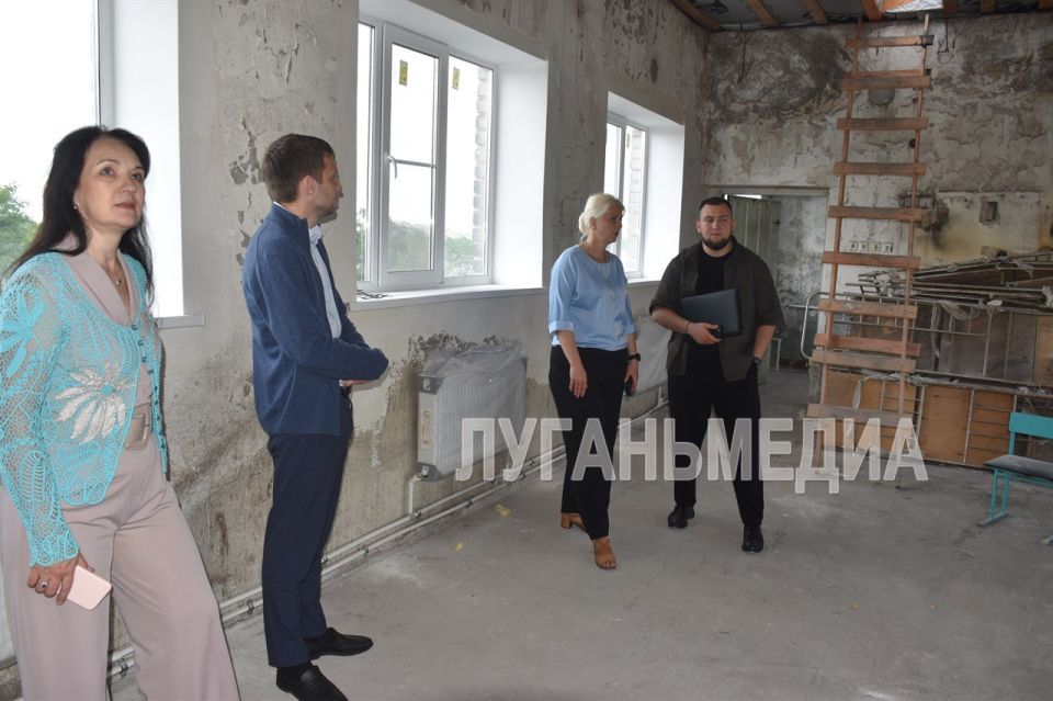 В Стаханове состоялась рабочая встреча молодежи с министром молодежной политики ЛНР В Стаханове состоялась рабочая встреча молодежи с министром молодежной политики ЛНР
