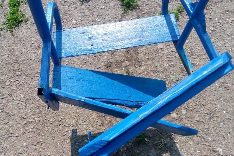 В пгт Комсомольский продолжаются работы по благоустройству В пгт Комсомольский продолжаются работы по благоустройству