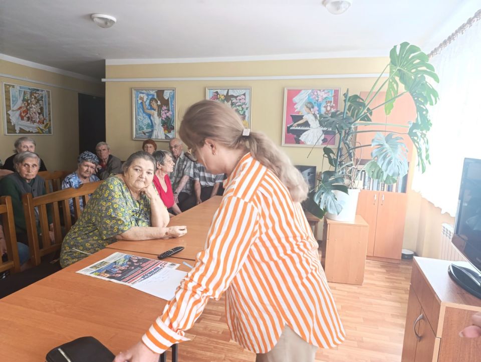 Сегодня заместитель Главы Администрации Марина Фомичева провела очередную встречу с жителями пункта временного размещения (ПВР) Сегодня заместитель Главы Администрации Марина Фомичева провела очередную встречу с жителями пункта временного размещения (ПВР)