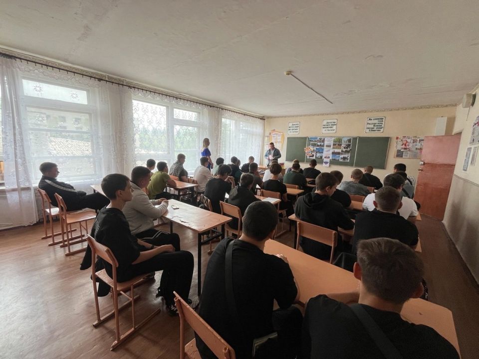 В Ровеньковском строительном колледже продолжается профориентационная работа для выпускников колледжа В Ровеньковском строительном колледже продолжается профориентационная работа для выпускников колледжа