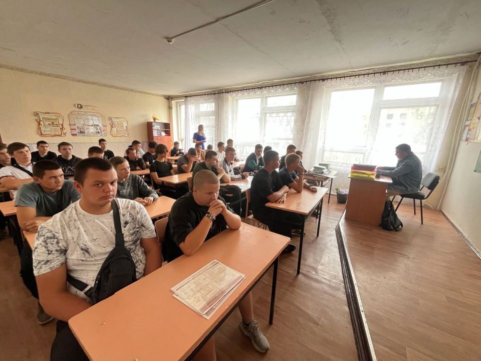 В Ровеньковском строительном колледже продолжается профориентационная работа для выпускников колледжа В Ровеньковском строительном колледже продолжается профориентационная работа для выпускников колледжа