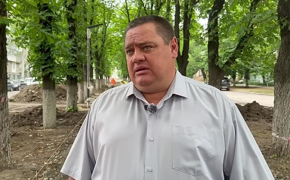 Андрей Рубанцов: В Ровеньках продолжается реализация проекта «Благоустройство аллеи города Ровеньки, улицы Ленина, от памятника «Молодежная скульптура» до памятного знака «2000-летия со дня рождения Иисуса Христа»