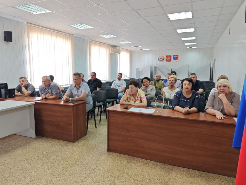 19.06.2025 г. в Станице Луганской было проведено XXXV заседание сессии I созыва Совета депутатов Станично-Луганского муниципального округа Луганской Народной Республики 19.06.2025 г. в Станице Луганской было проведено XXXV заседание сессии I созыва Совета депутатов Станично-Луганского муниципального округа Луганской Народной Республики