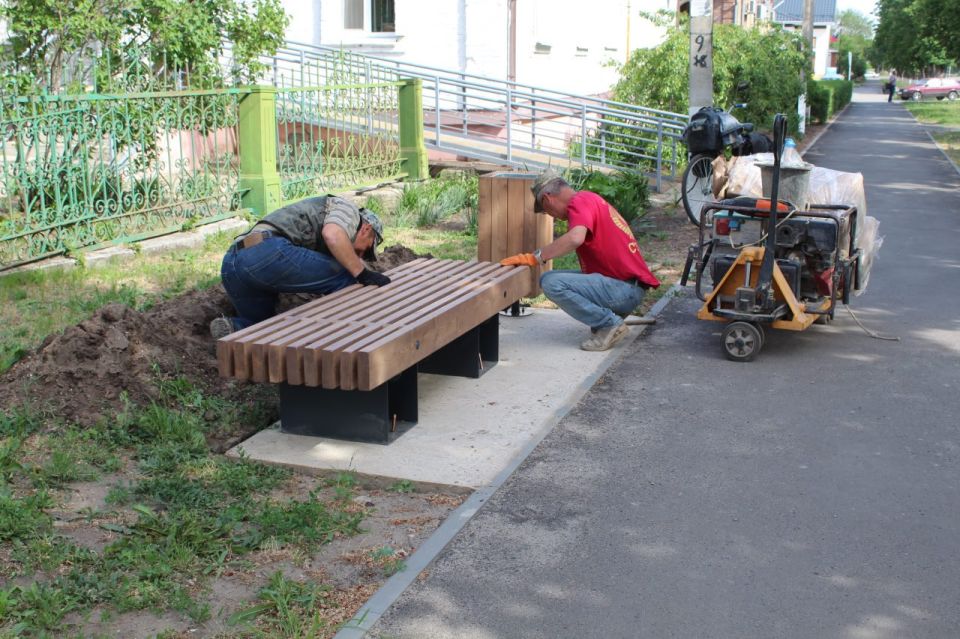 В Новопскове – новые скамейки на главной улице! В Новопскове – новые скамейки на главной улице!