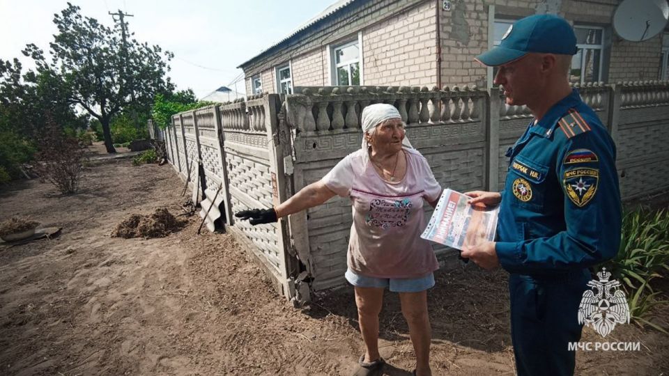 Работа по предупреждению сухотравных палов - в приоритете у сотрудников МЧС России Работа по предупреждению сухотравных палов - в приоритете у сотрудников МЧС России