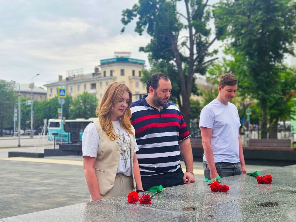 Управление Росреестра по ЛНР почтило память Героев Великой Отечественной войны