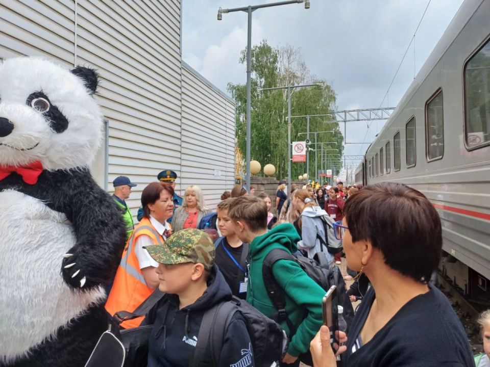 Дети из Красного Луча приехали в лагерь в Башкортостане Дети из Красного Луча приехали в лагерь в Башкортостане