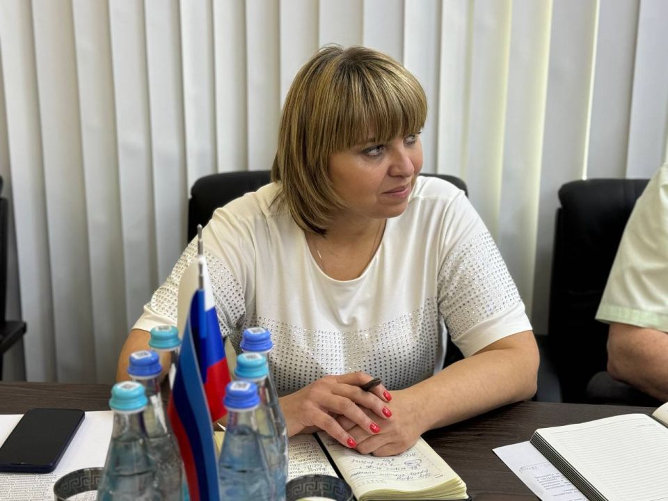 Топ-30 участников проекта «Герои Луганщины» встретились с руководством Администрации Главы ЛНР Топ-30 участников проекта «Герои Луганщины» встретились с руководством Администрации Главы ЛНР