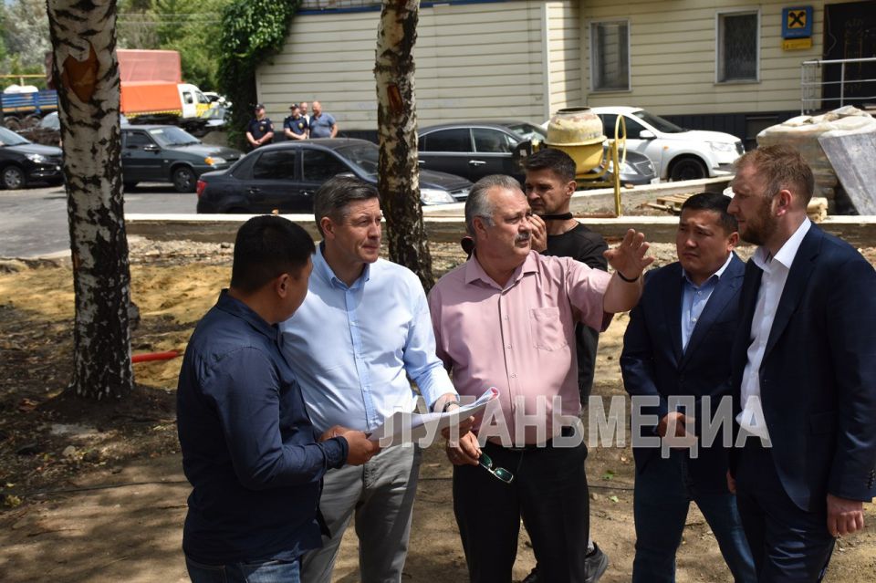 Председатель Правительства ЛНР Егор Ковальчук с рабочим визитом посетил Антрацитовский м. о Председатель Правительства ЛНР Егор Ковальчук с рабочим визитом посетил Антрацитовский м. о