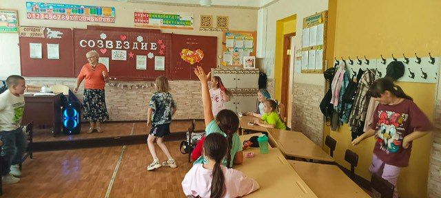 Пришкольные площадки продолжают свою работу Пришкольные площадки продолжают свою работу