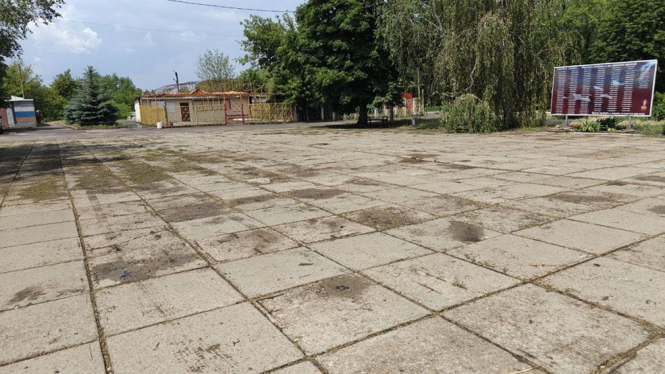 Виктория Сергеева: Коммунальщики в действии. В Кировске продолжается покос травы, уборка территории городского округа, а также спил и обрезка аварийных деревьев Виктория Сергеева: Коммунальщики в действии. В Кировске продолжается покос травы, уборка территории городского округа, а также спил и обрезка аварийных деревьев
