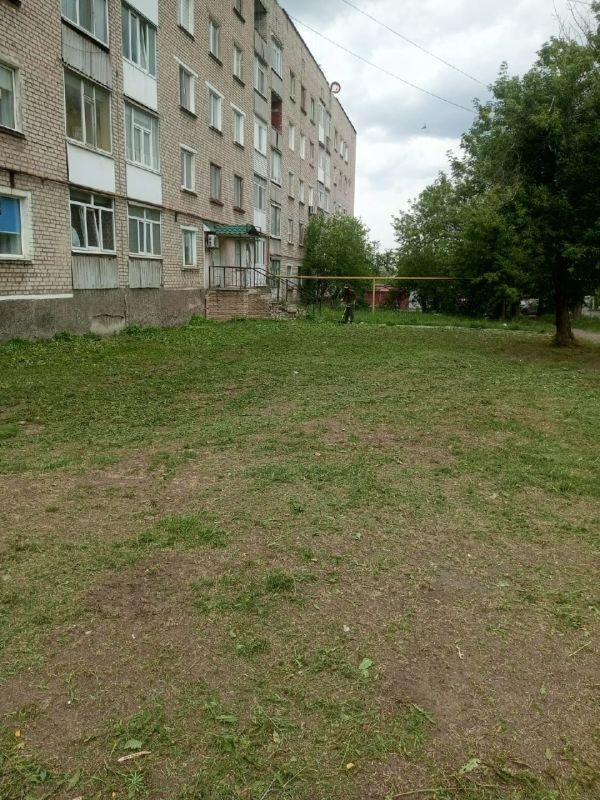 Коммунальные будни. ООО "Арнстрой" выполняет работы по ремонту подъезда многоквартирного дома № 10, ул. Ленина, пгт Коммунальные будни. ООО "Арнстрой" выполняет работы по ремонту подъезда многоквартирного дома № 10, ул. Ленина, пгт