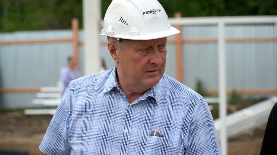 В Краснодоне продолжается строительство здания подстанции скорой медицинской помощи общей площадью 1200 квадратных метров В Краснодоне продолжается строительство здания подстанции скорой медицинской помощи общей площадью 1200 квадратных метров