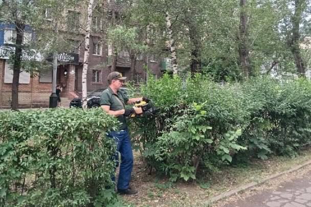 Коммунальные службы проводят работы на территории города Коммунальные службы проводят работы на территории города