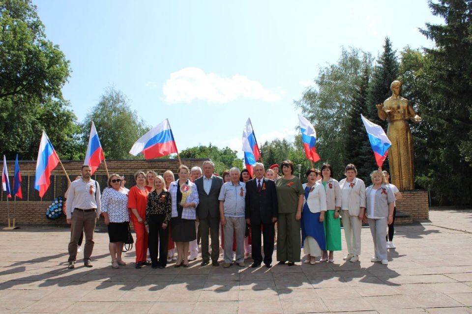 Луганская Народная Республика приняла патриотическую эстафету «Венок Славы» Луганская Народная Республика приняла патриотическую эстафету «Венок Славы»
