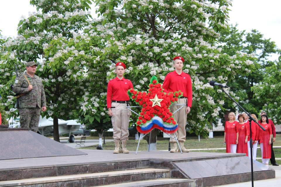 В ЛНР передали «Венок Славы» В ЛНР передали «Венок Славы»