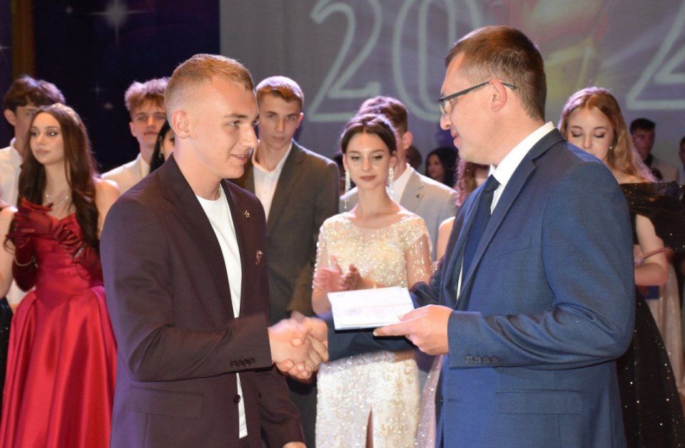Евгений Морозов: Городской выпускной бал - особенная, почти сказочная, история Евгений Морозов: Городской выпускной бал - особенная, почти сказочная, история