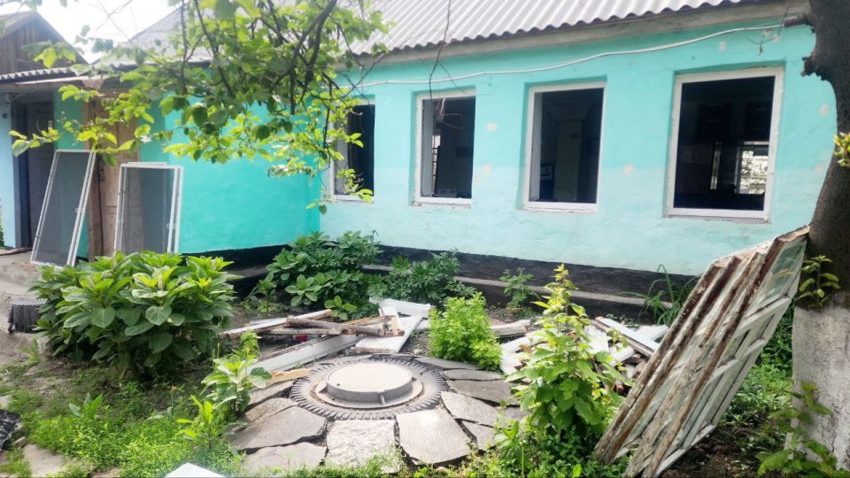 В Ровеньковском центре детского, юношеского туризма и краеведения продолжаются ремонтные работы В Ровеньковском центре детского, юношеского туризма и краеведения продолжаются ремонтные работы