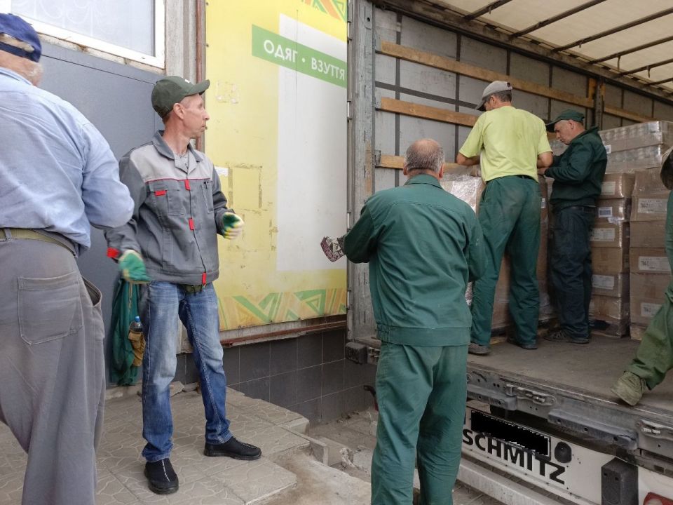 Лисичанские единороссы встретили гуманитарный груз от региона-шефа Республики Татарстан Лисичанские единороссы встретили гуманитарный груз от региона-шефа Республики Татарстан