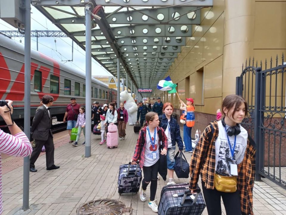 Дети из Красного Луча приехали в лагерь в Башкортостане Дети из Красного Луча приехали в лагерь в Башкортостане